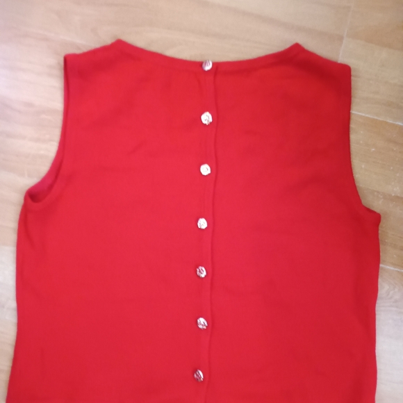 St John Collection Red Sleeveless Knit Damaged ( tiny hole ) - Picture 2 of 6